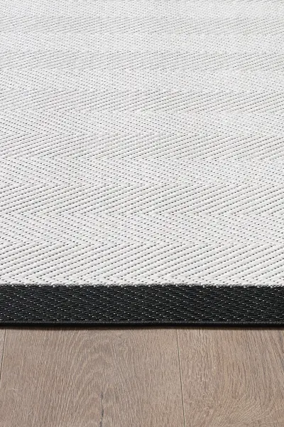 Sisal Serisi Krem Siyah Kaymaz Tabanlı Yıkanabilir Dokuma Halı EM-E907