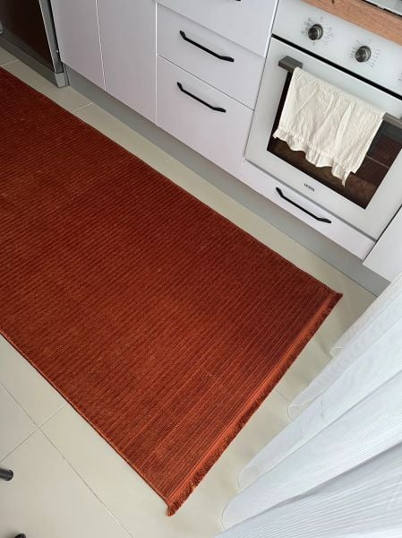 Ada Serisi Kiremit Renk Yıkanabilir Şönil Dokuma Halı GA-3230