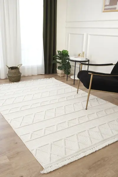 Amore Serisi Krem Renk Yumuşak Dokuma Makine Halısı EM-E610